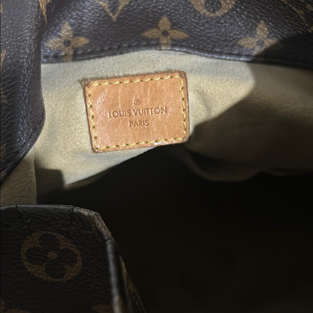 Louis Vuitton Monogram Handbag - Picture 8 of 16